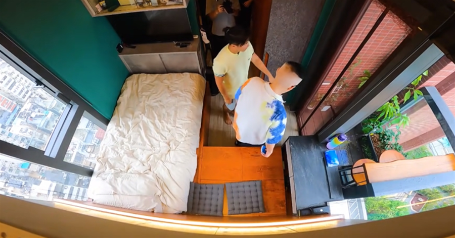 一位香港30歲獨居青年，買下18㎡雙陽臺「納米樓」，網友：太逼仄！